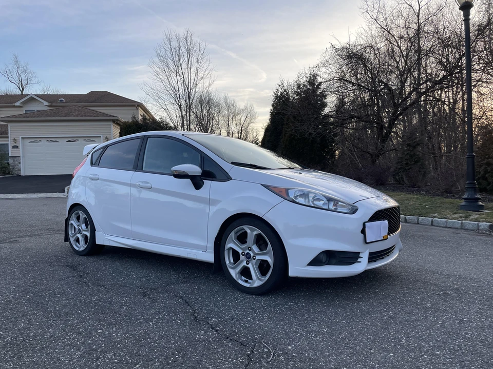 2015 Ford Fiesta - Image 27 of 31