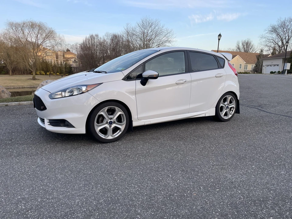 2015 Ford Fiesta - Image 13 of 31