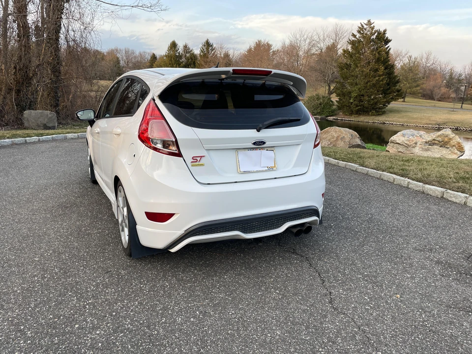 2015 Ford Fiesta - Image 19 of 31