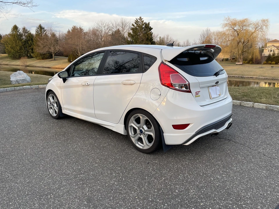 2015 Ford Fiesta - Image 18 of 31