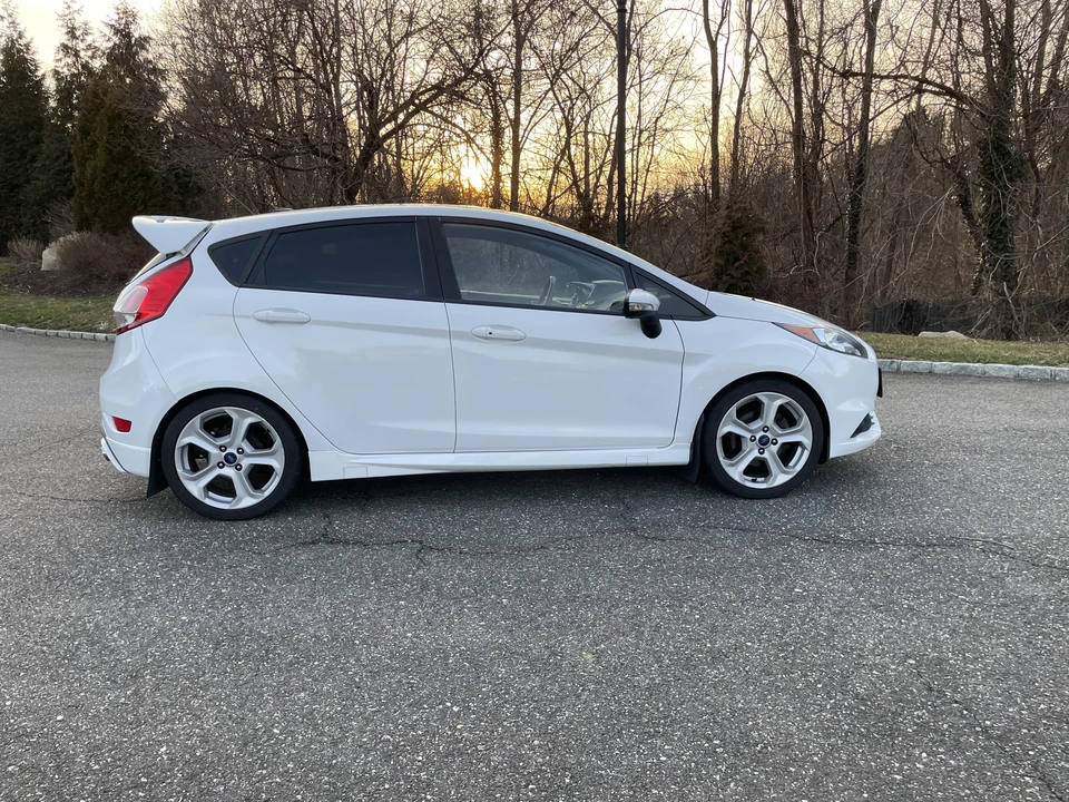 2015 Ford Fiesta - Image 25 of 31