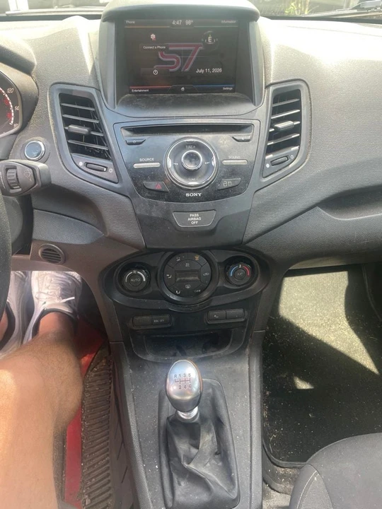 2015 Ford Fiesta - Image 2 of 12