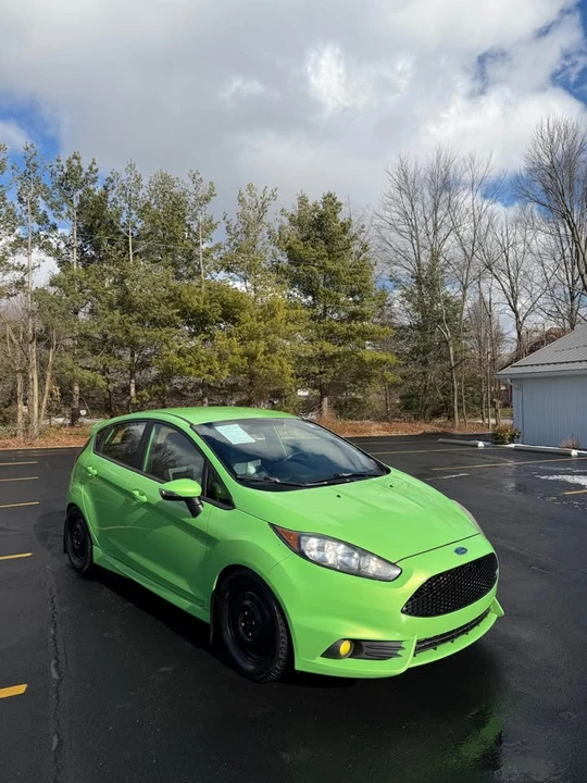 2015 Ford Fiesta - Image 2 of 12