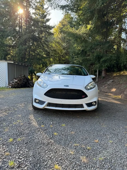 2015 Ford Fiesta - Image 2 of 13