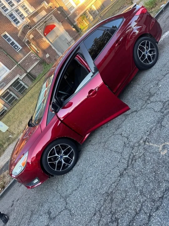 2015 Ford Focus 3rd Gen - Image 2 of 5