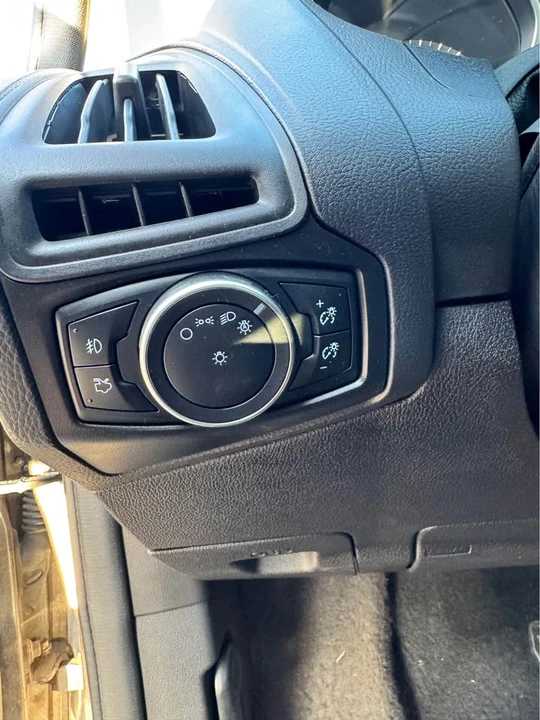 2015 Ford Focus 3rd Gen - Image 5 of 10