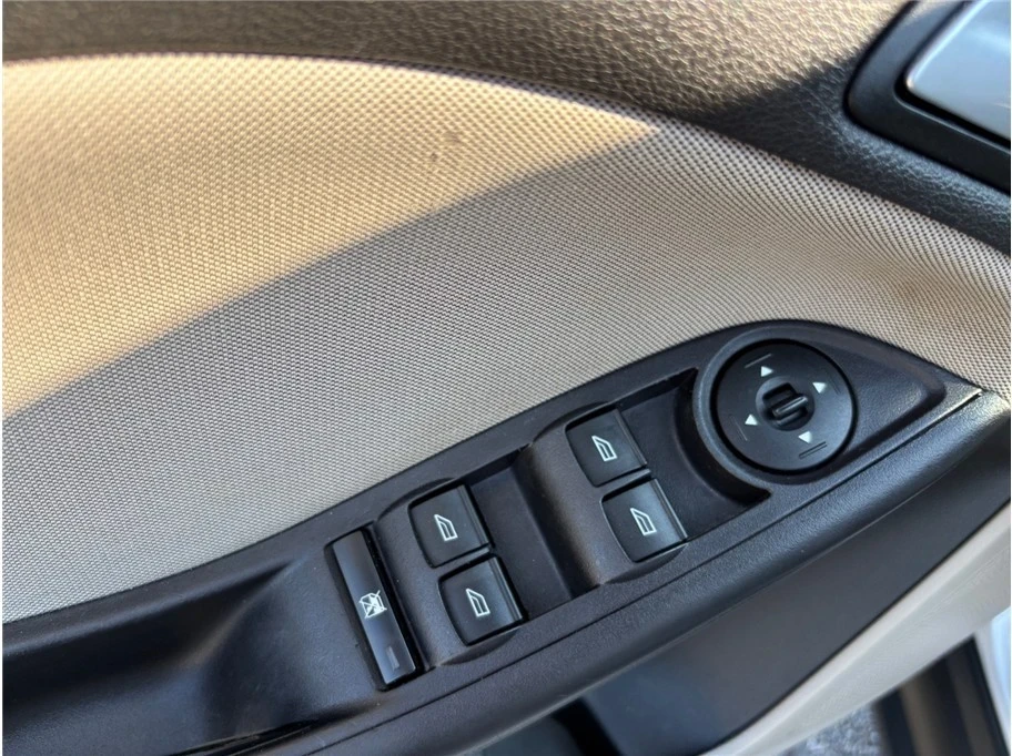 2015 Ford Focus 3rd Gen - Image 16 of 21