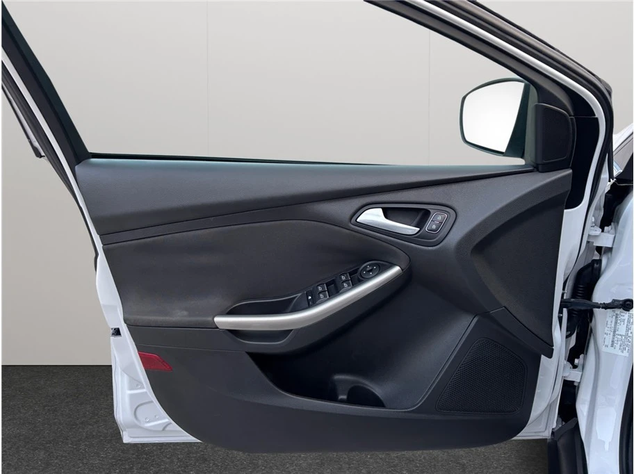 2015 Ford Focus 3rd Gen - Image 19 of 21