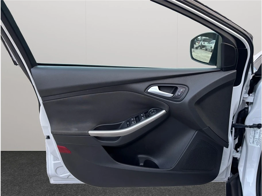 2015 Ford Focus 3rd Gen - Image 19 of 21