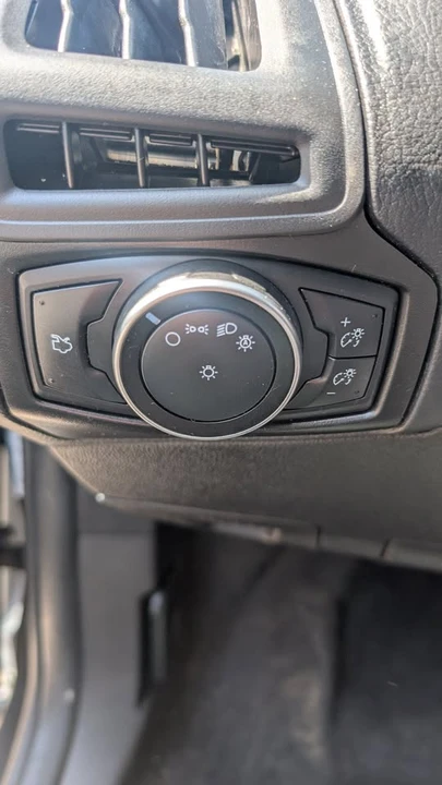 2015 Ford Focus 3rd Gen - Image 13 of 17