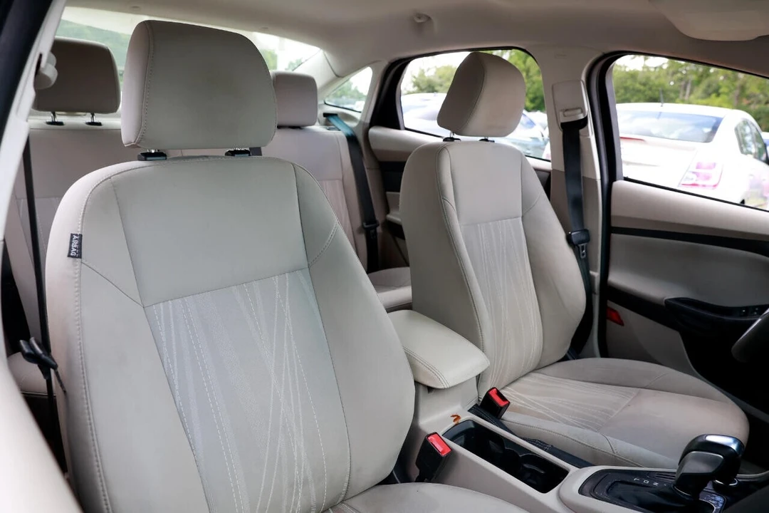 2015 Ford Focus 3rd Gen - Image 16 of 21