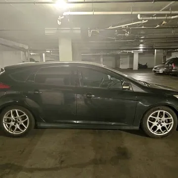 2015 Ford Focus SE Hatchback 4D