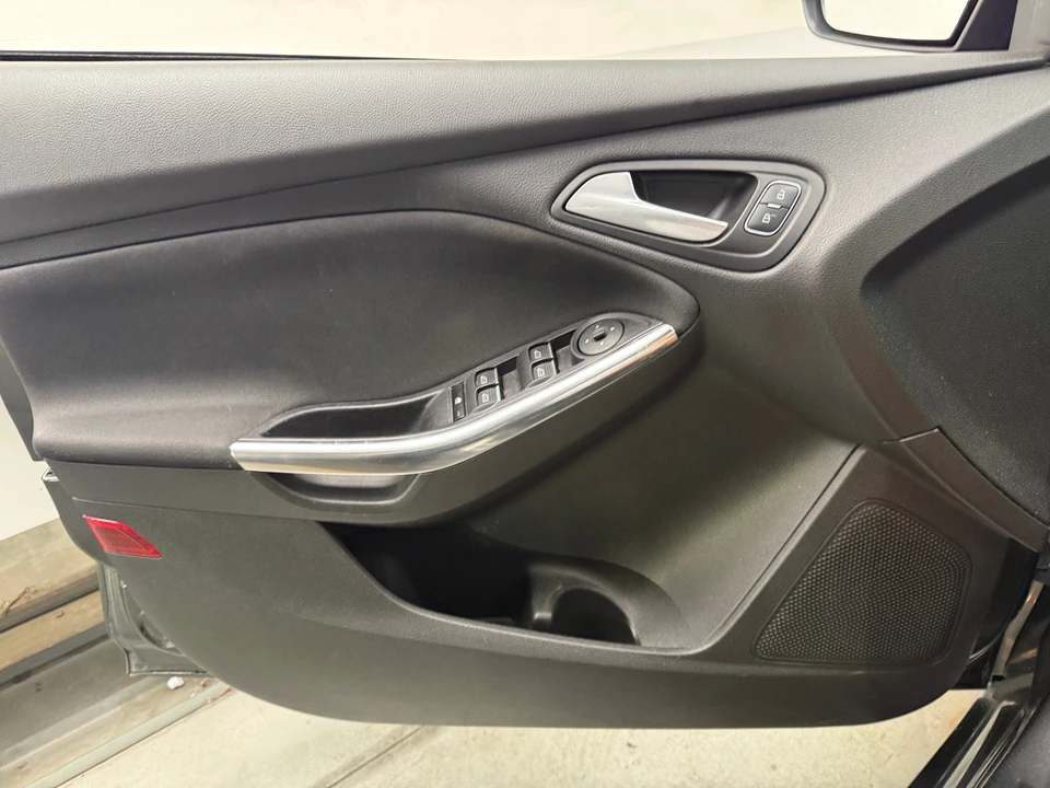 2015 Ford Focus ST 3rd Gen - Image 9 of 17