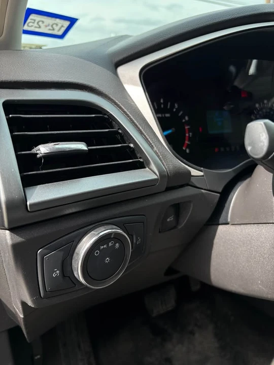 2015 Ford Fusion 2nd Gen - Image 13 of 17