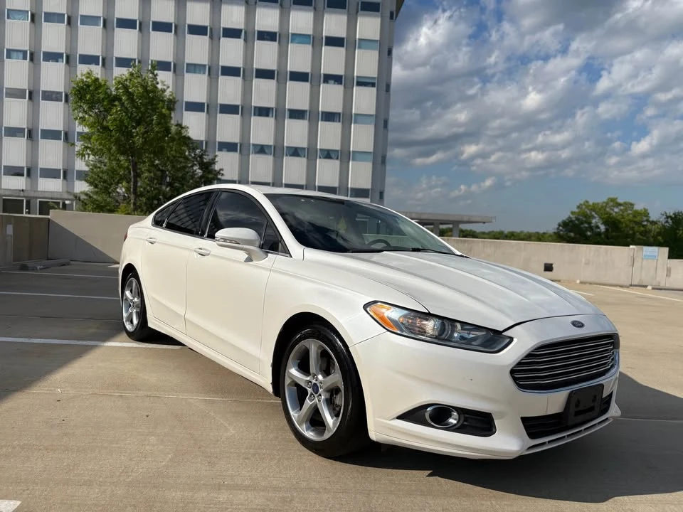 2015 Ford Fusion 2nd Gen - Image 2 of 12
