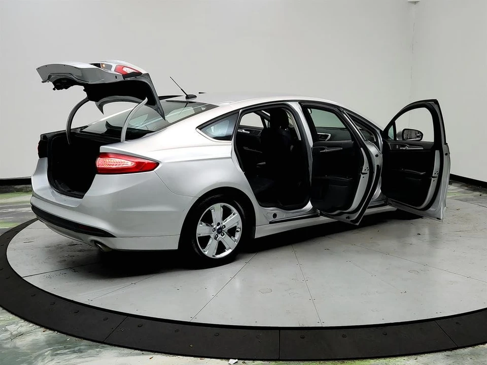 2015 Ford Fusion 2nd Gen - Image 11 of 12