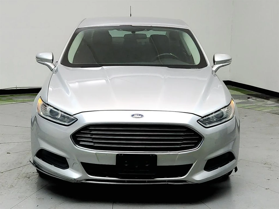 2015 Ford Fusion 2nd Gen - Image 2 of 12