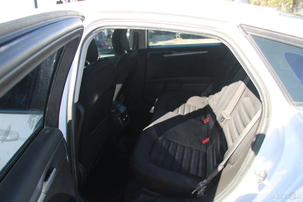 2015 Ford Fusion 2nd Gen - Image 16 of 21
