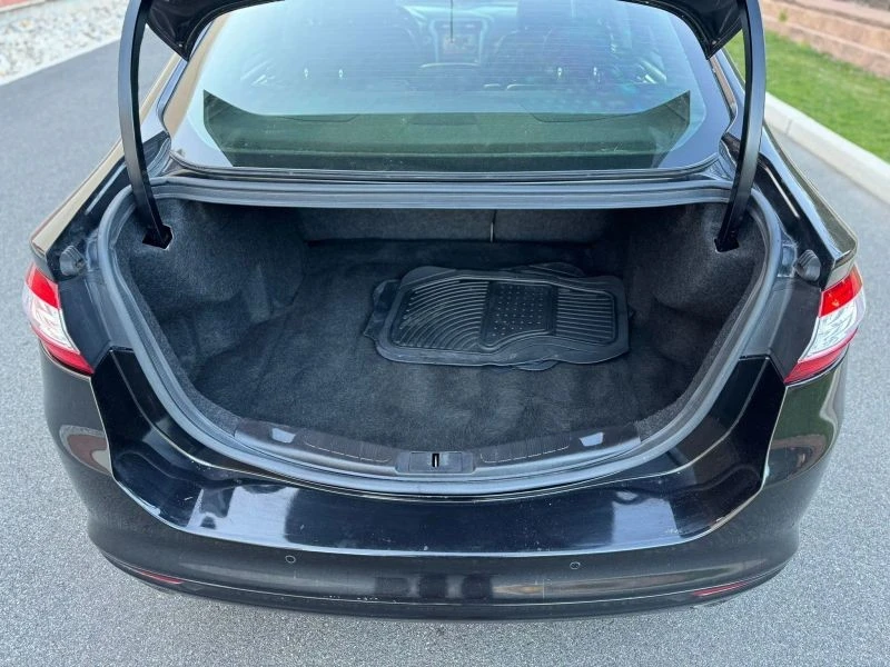2015 Ford Fusion 2nd Gen - Image 10 of 12