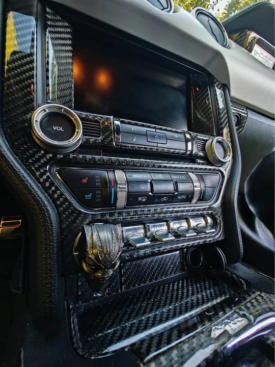 2015 Ford S550 Mustang - Image 13 of 18