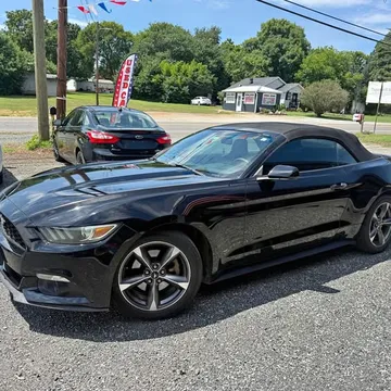 2015 Ford Mustang Convertible 2D