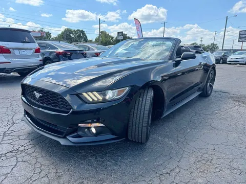 2015 Ford Mustang Convertible 2D