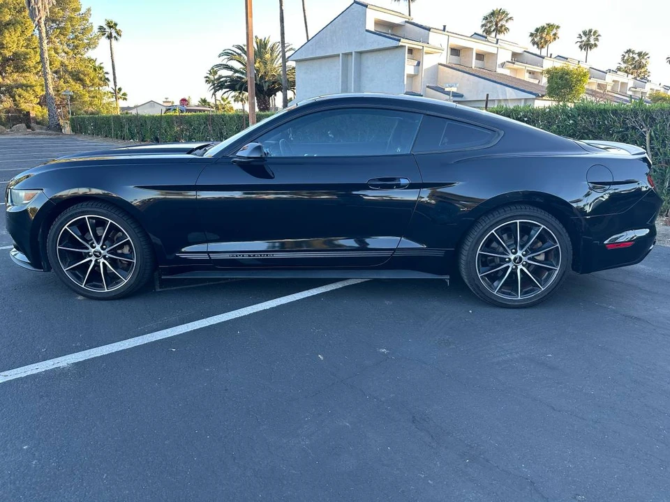 2015 Ford S550 Mustang - Image 2 of 8