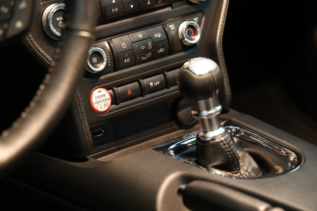 2015 Ford S550 Mustang GT - Image 13 of 29