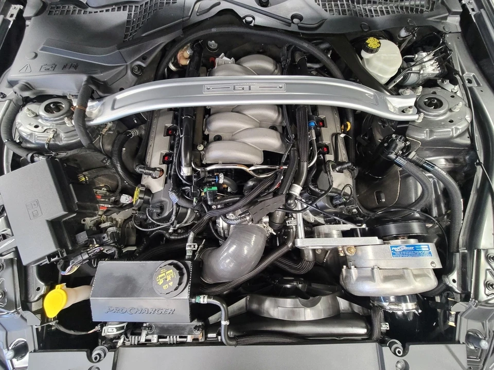 2015 Ford S550 Mustang - Image 2 of 12