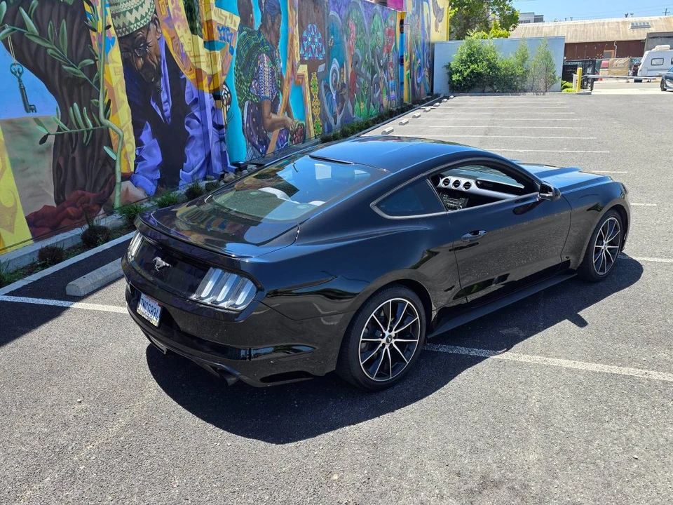 2015 Ford S550 Mustang - Image 2 of 10