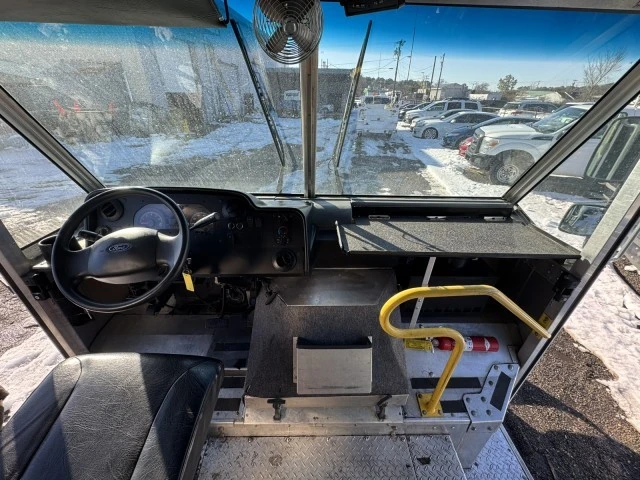 2015 Ford Econoline Van - Image 13 of 13