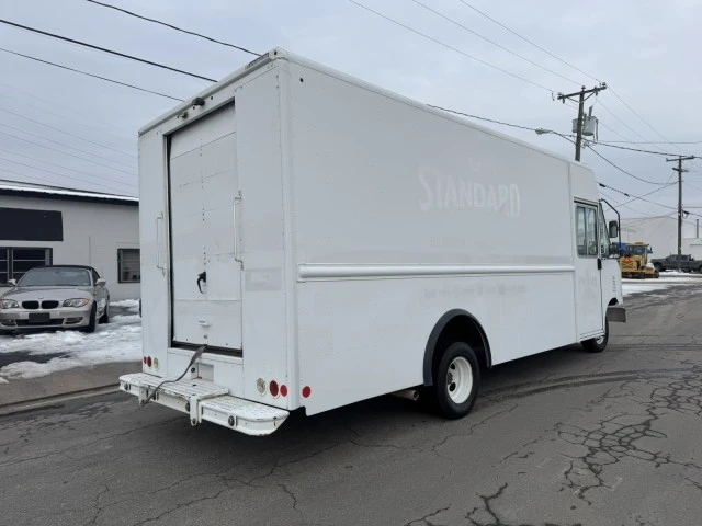 2015 Ford Econoline Van - Image 5 of 13