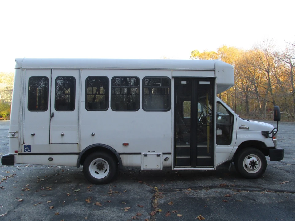 2015 Ford Econoline Van - Image 6 of 21