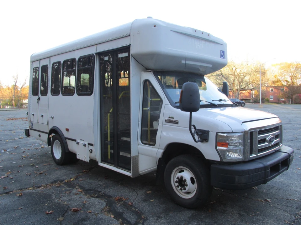2015 Ford Econoline Van - Image 7 of 21