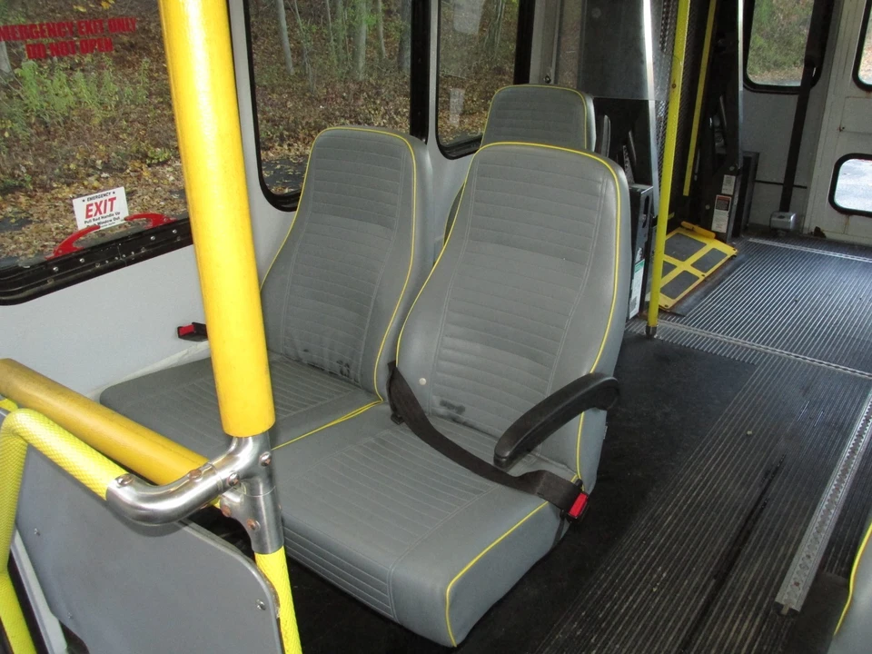 2015 Ford Econoline Van - Image 14 of 21