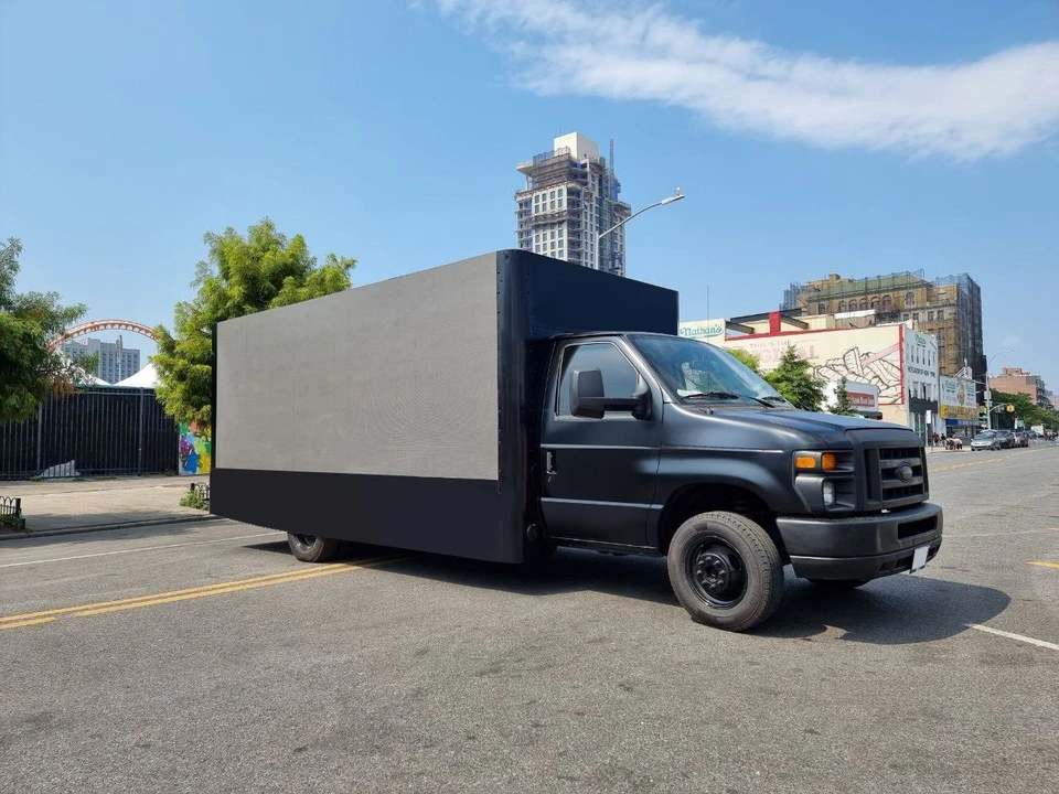 2015 Ford Econoline Van - Image 4 of 8