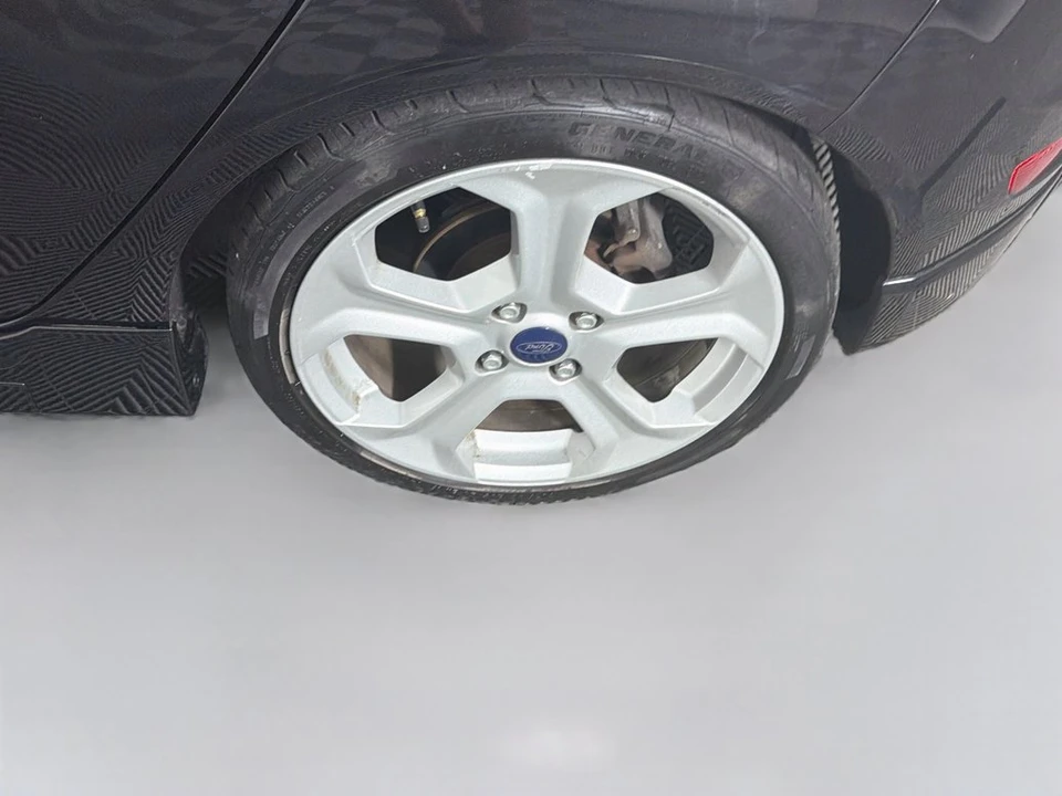 2015 Ford Fiesta - Image 9 of 27
