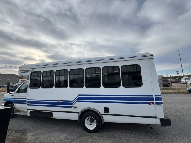2015 Ford Econoline Van - Image 8 of 14