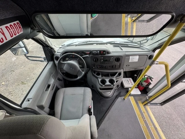 2015 Ford Econoline Van - Image 10 of 14