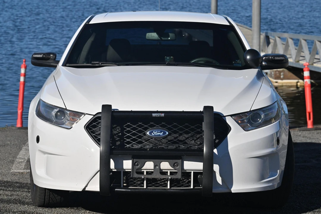2015 Ford Taurus 6th Gen - Image 2 of 31