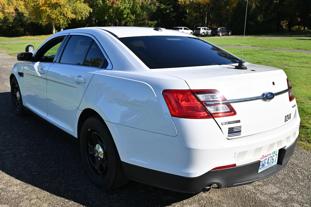 2015 Ford Taurus 6th Gen - Image 9 of 31