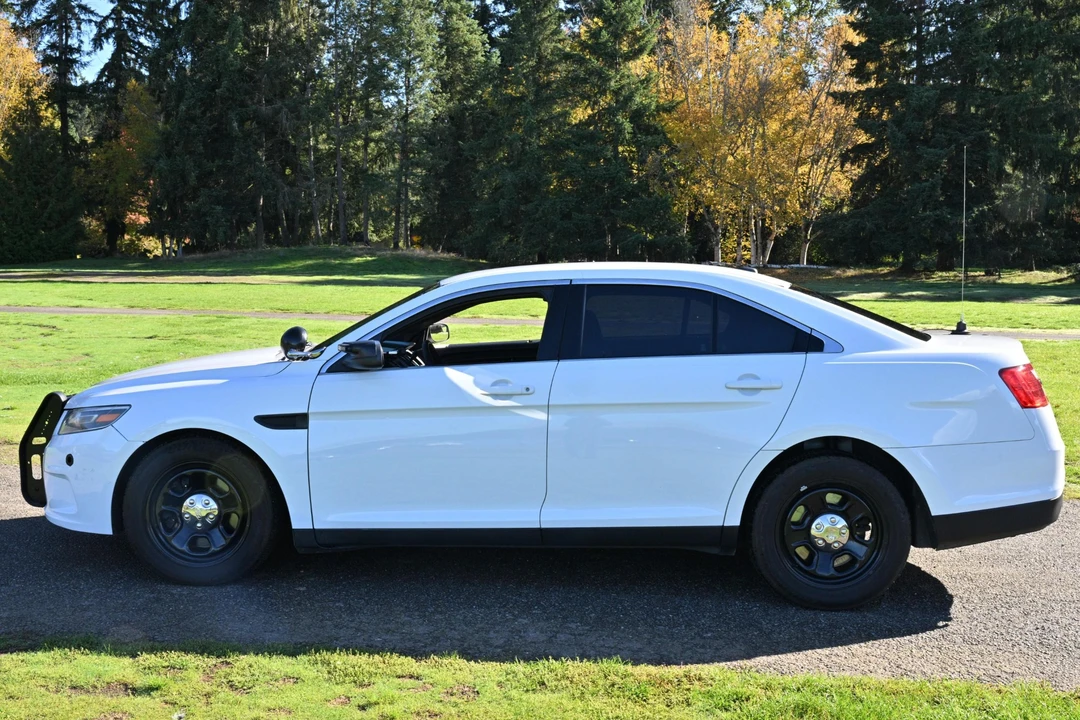 2015 Ford Taurus 6th Gen - Image 3 of 31