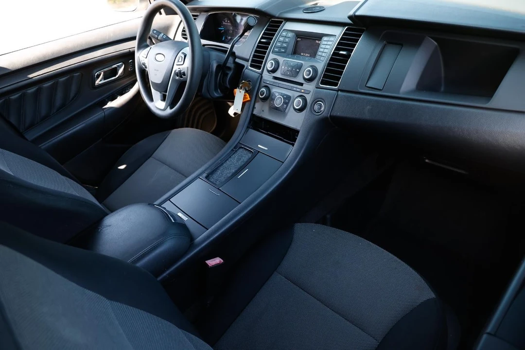 2015 Ford Taurus 6th Gen - Image 17 of 21