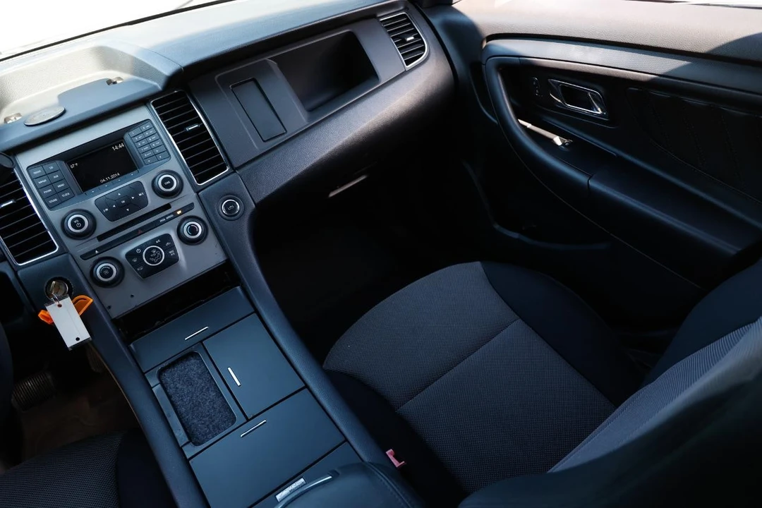 2015 Ford Taurus 6th Gen - Image 20 of 21