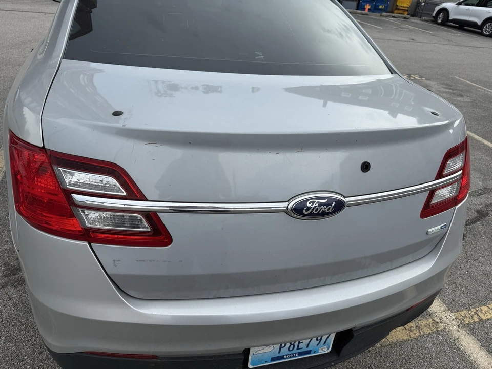2015 Ford Taurus - Image 9 of 17