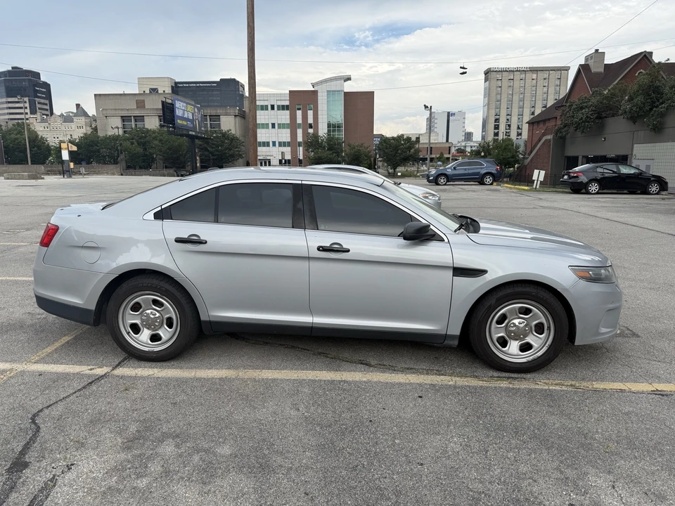 2015 Ford Taurus - Image 5 of 17