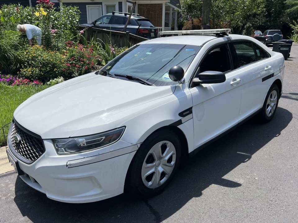 2015 Ford Taurus 6th Gen - Image 10 of 31