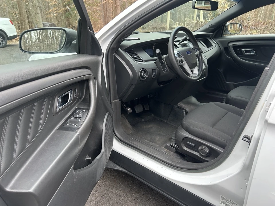 2015 Ford Taurus 6th Gen - Image 7 of 12