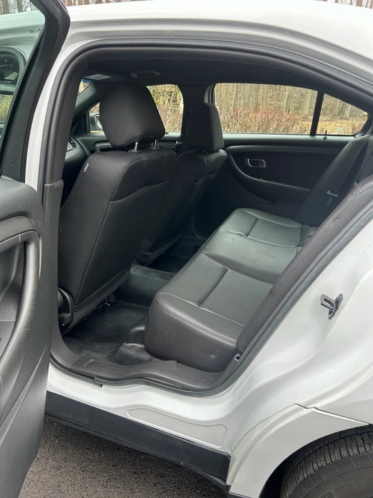 2015 Ford Taurus 6th Gen - Image 8 of 12