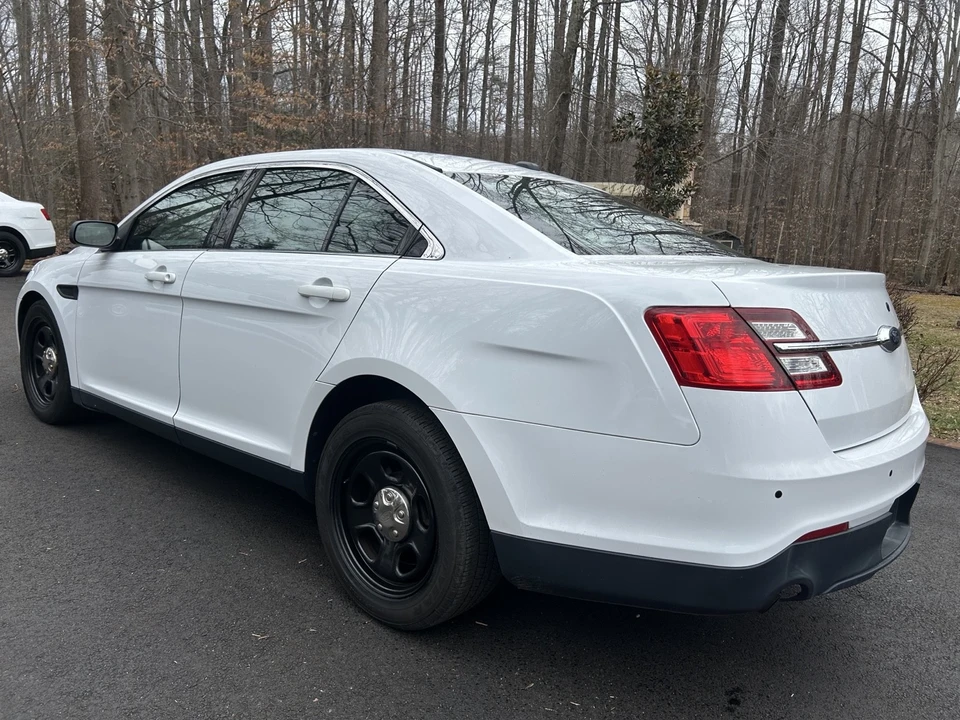 2015 Ford Taurus 6th Gen - Image 5 of 12